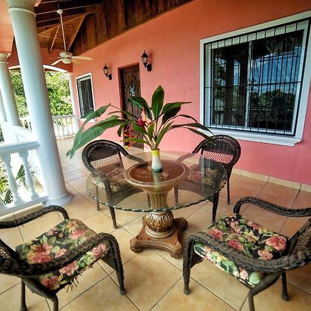 ווסט ביי Seaside Inn Roatan מראה חיצוני תמונה