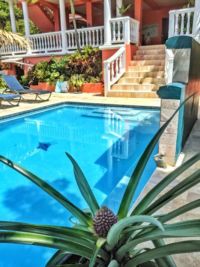 ווסט ביי Seaside Inn Roatan מראה חיצוני תמונה