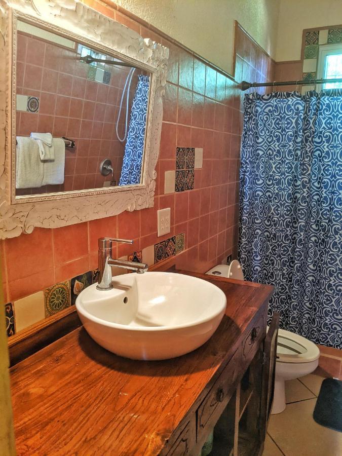 ווסט ביי Seaside Inn Roatan מראה חיצוני תמונה