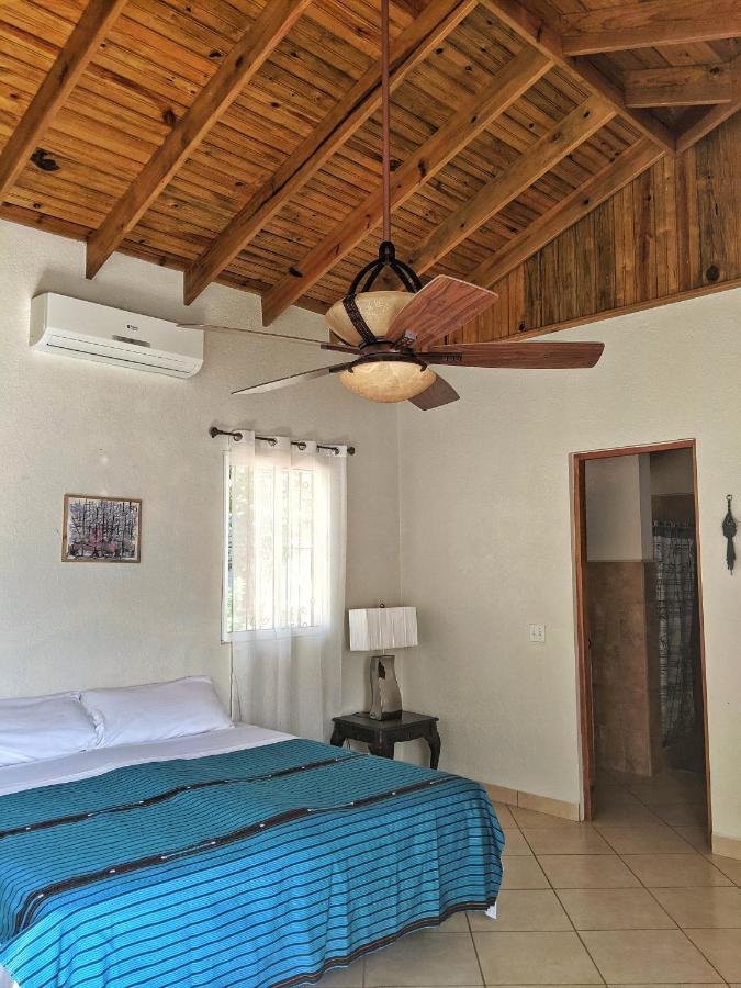 ווסט ביי Seaside Inn Roatan מראה חיצוני תמונה